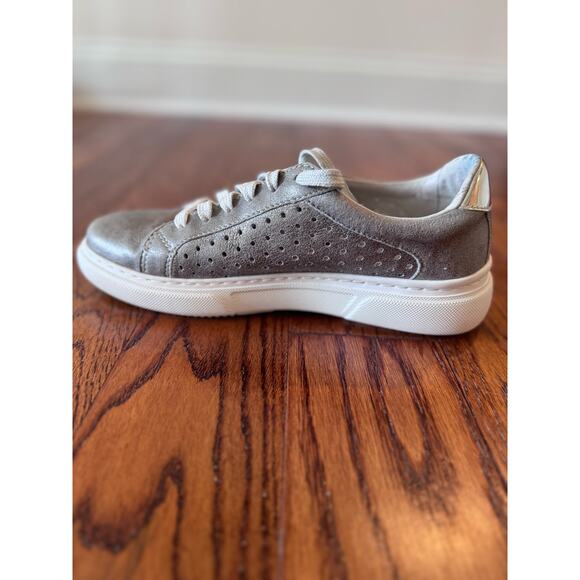 JOHNSTON & MURPHY Nora Silver Metallic Lace Up Sneakers Size 7M Style 78-16158 - Picture 5 of 11